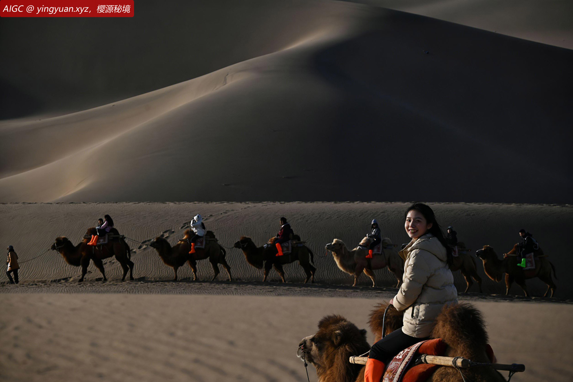 春节假期，游客走进甘肃敦煌鸣沙山月牙泉景区
