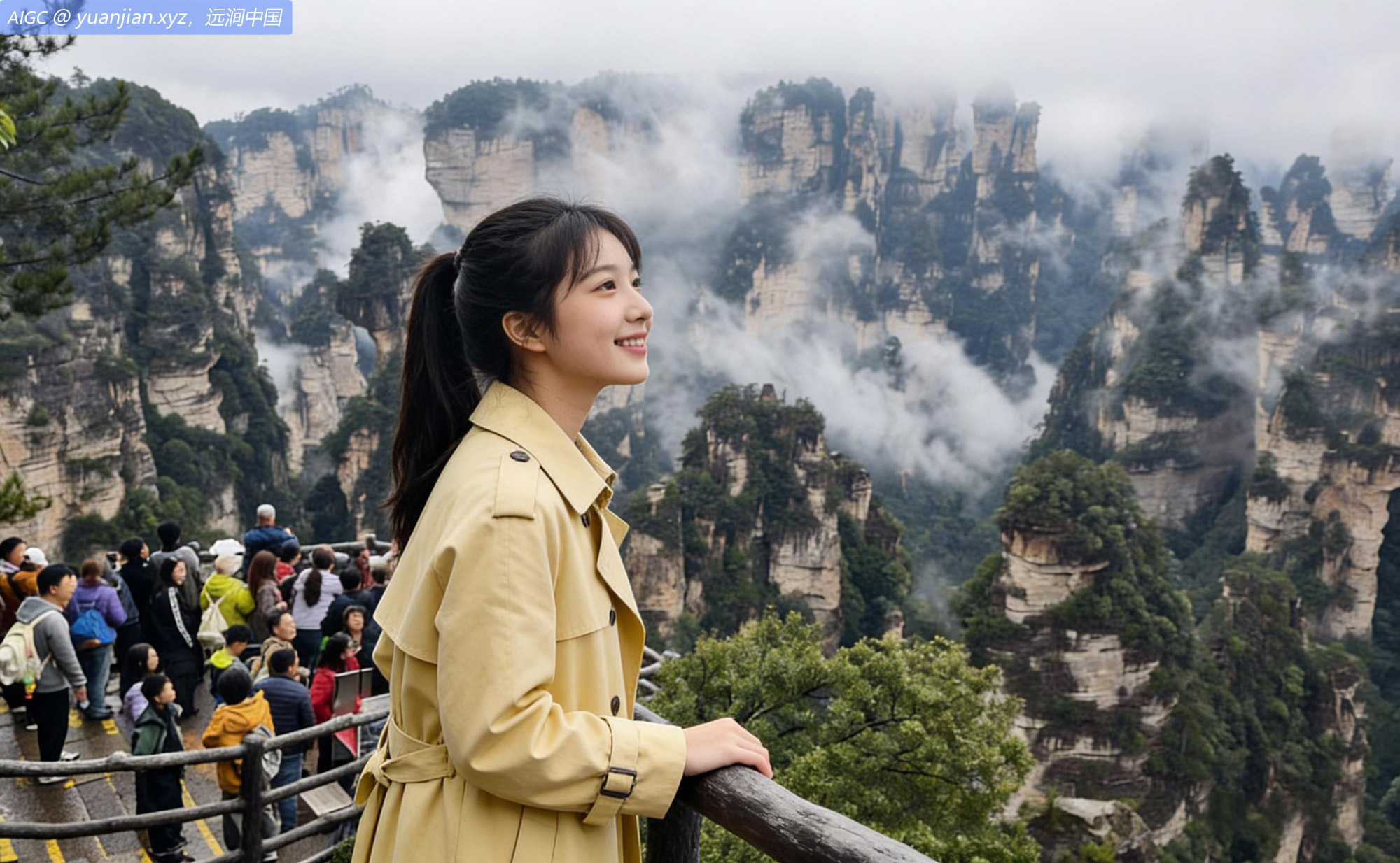 湖南张家界，雨后云雾缭绕在陡峭的峰林间